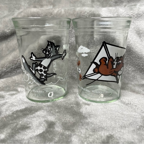 Vintage 90's Tom & Jerry Welch's Glass Jelly Jar Set of 2 Cups Surf & Kite Theme - Picture 1 of 8